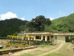 Casa en construcción con inigualable vista panorámica, ciudad y lago en venta Lomas de Palmarito  Maracay