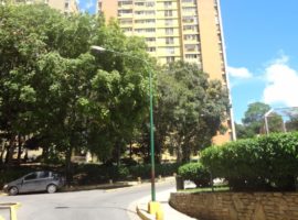 Cómodo y espacioso apartamento ubicado en las Residencias Las Misses Urbanización Ramo Verde de Los Teques. Edo. Miranda