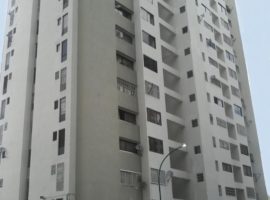 Hermoso, amplio y cómodo apartamento de 75 mts.2, ubicado en las Residencias Guaicay, de la Urbanización La Trinidad Caracas