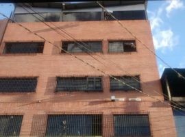 En venta Edificio Industrial ubicado en estrategico punto comercial en Prado de Maria en Caracas
