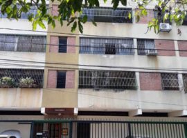 CyG Consultores, C.A ofrece en venta: Cómodo apartamento en Calicanto, Maracay