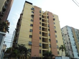CyG Consultores, C.A ofrece en venta: Cómodo apartamento Remodelado en Urb. El Centro, Maracay