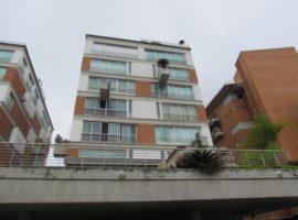 Comodo, amplio apartamento en venta Villanueva Caracas