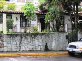 Gran oportunidad de adquirir tu casa en Venta Alto Prado Caracas