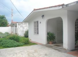 Casa en venta en Los Samanes, Maracay
