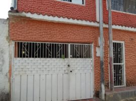 Casa en venta Sector Caja de Agua, El Limón, Maracay.