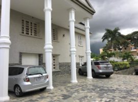 Casa espectacular en venta Chuao, Caracas
