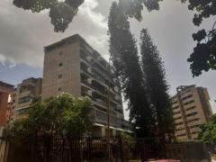 Apartamento en Venta en Los Chaguaramos, Caracas