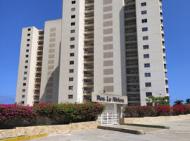 Apartamento en Venta Playa Grande, La Guaira