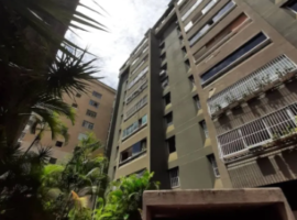 En venta apartamento en Los Palos Grandes, Caracas