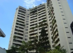 En venta apartamento remodelado en el Paraíso, Caracas