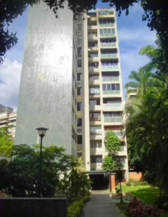 En venta bello y remodelado apartamento en Los Palos Grandes, Caracas